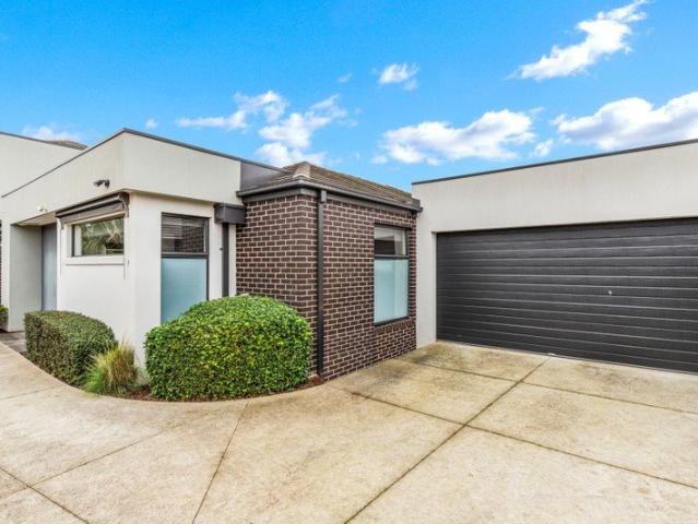 Townhouse for sale in Camerons Creek, Victoria