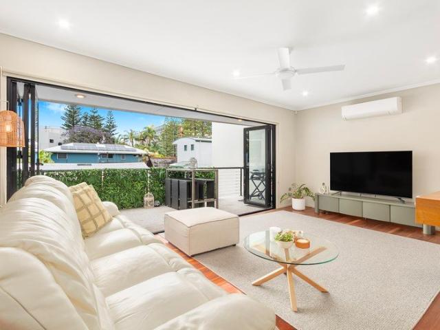 House for sale in Palm Beach, Gold Coast City