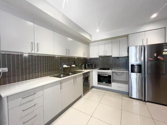 Townhouse for rent in Sydney, New South Wales