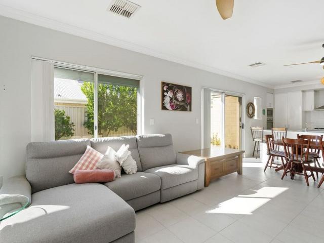 Apartment for rent in Cloverdale, Western Australia