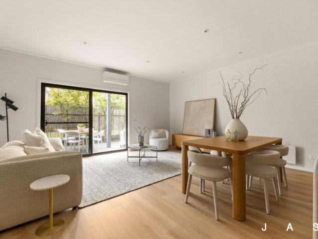 Townhouse for sale in Camerons Creek, Victoria