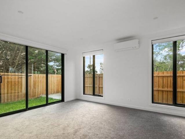 Townhouse for rent in St Leonards, Victoria