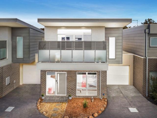 Townhouse for sale in Camerons Creek, Victoria