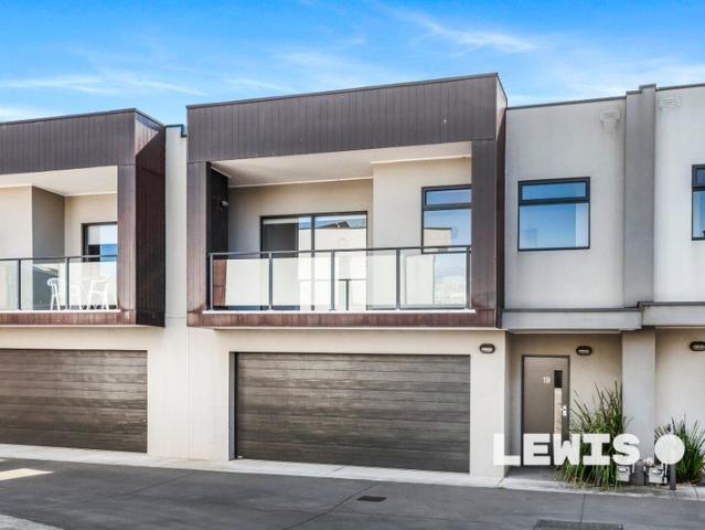Townhouse for rent in Mornington, Melbourne