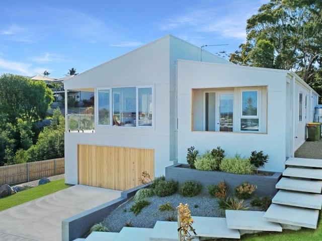 House for sale in Lakes Entrance, Victoria