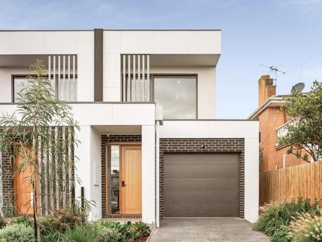 Townhouse for sale in Chelsea, Melbourne