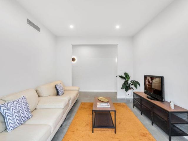 Townhouse for rent in Towradgi, Wollongong City Council