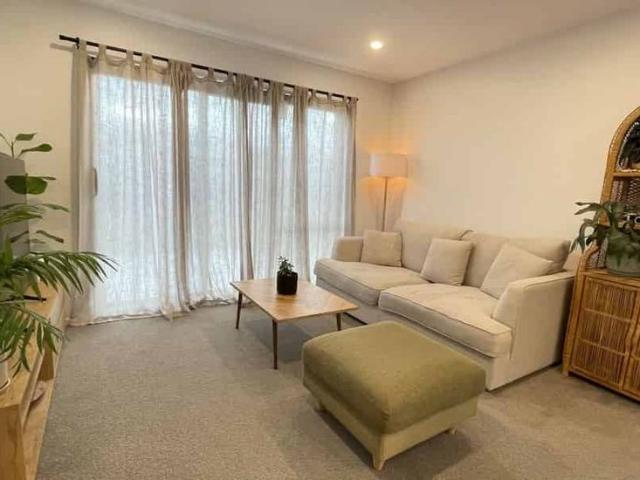Apartment for rent in Chaslands, Canterbury