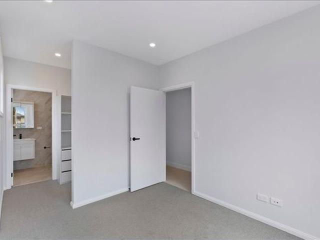 Townhouse for rent in Summerland Point, Central Coast Council