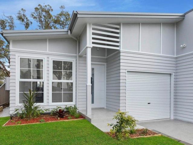 Townhouse for rent in Summerland Point, Central Coast Council