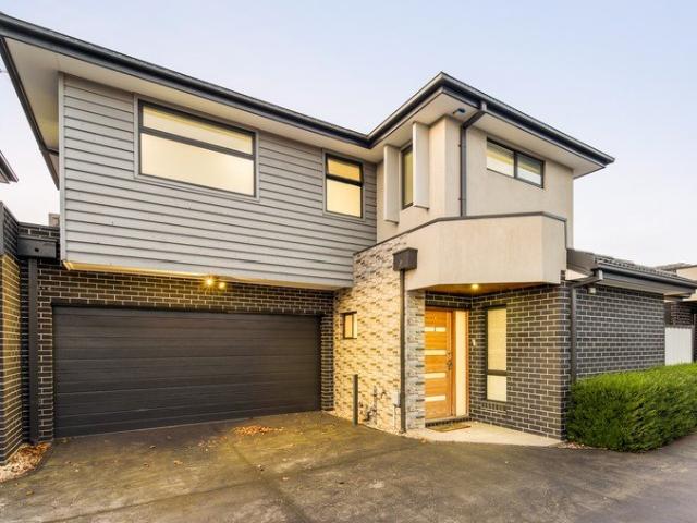 Townhouse for sale in Camerons Creek, Victoria