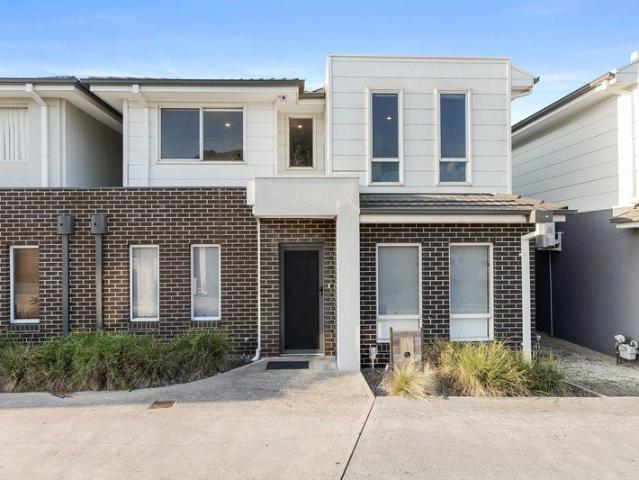 Townhouse for sale in Camerons Creek, Victoria