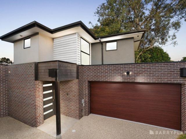 Townhouse for sale in Heidelberg Heights, Melbourne