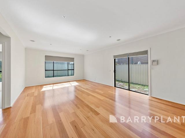 House for rent in Caroline Springs, Melbourne
