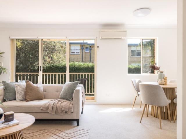 Apartment for sale in Lower North Shore, Sydney