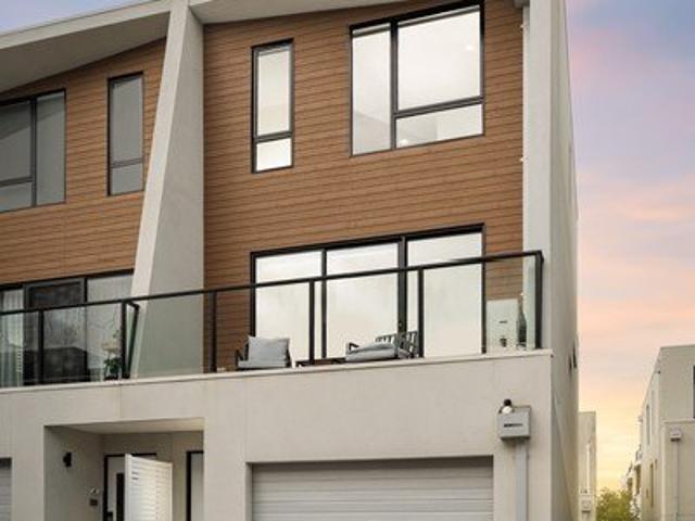 Townhouse for sale in Camerons Creek, Victoria