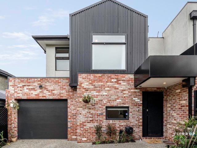 Townhouse for sale in Camerons Creek, Victoria