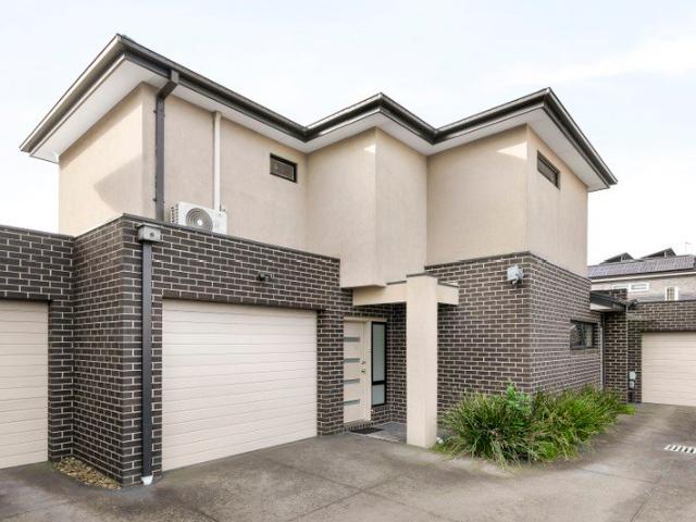 Townhouse for sale in Camerons Creek, Victoria