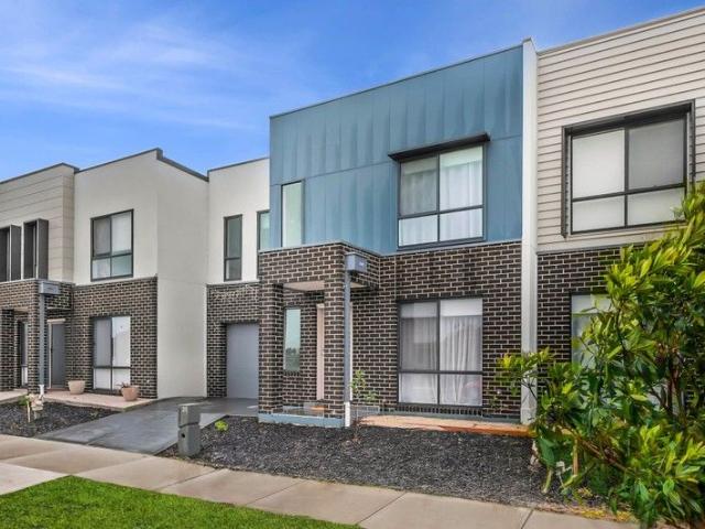 Townhouse for sale in Botanic Ridge