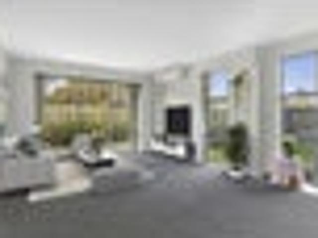 House for sale in Queenwood