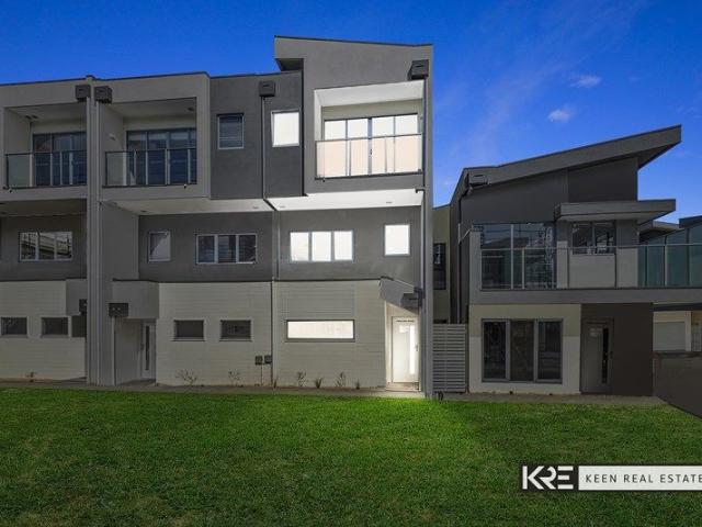 Townhouse for sale in Officer