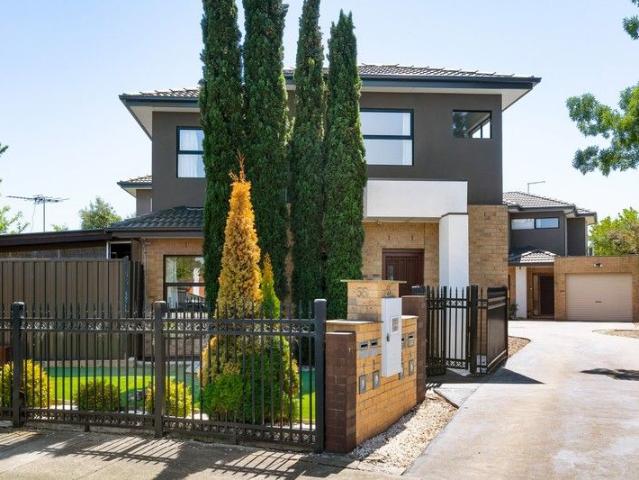 Townhouse for sale in Camerons Creek, Victoria