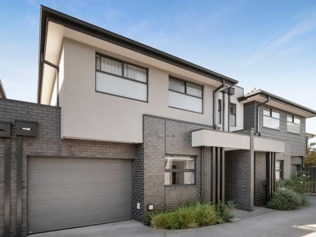 Townhouse for sale in Camerons Creek, Victoria