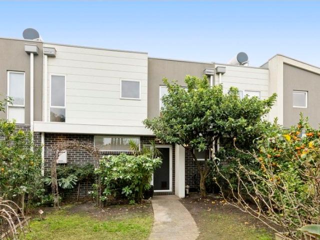 Townhouse for sale in Camerons Creek, Victoria