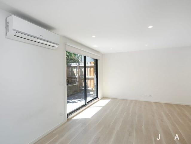 Townhouse for rent in Camerons Creek, Victoria