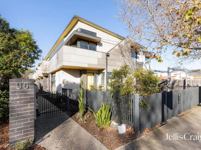 Townhouse for sale in Camerons Creek, Victoria