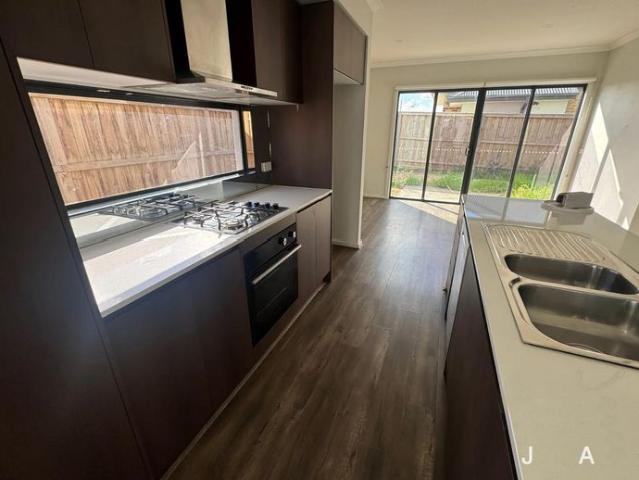 Townhouse for rent in Camerons Creek, Victoria