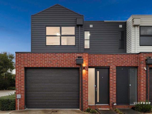 Townhouse for sale in Camerons Creek, Victoria