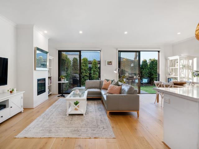 Townhouse for sale in Langwarrin