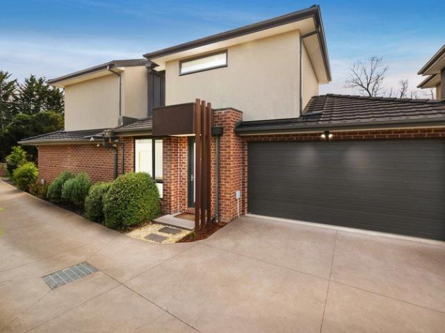 Townhouse for sale in Croydon, Melbourne