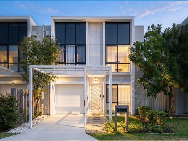 Townhouse for sale in Carre Residence, Melbourne