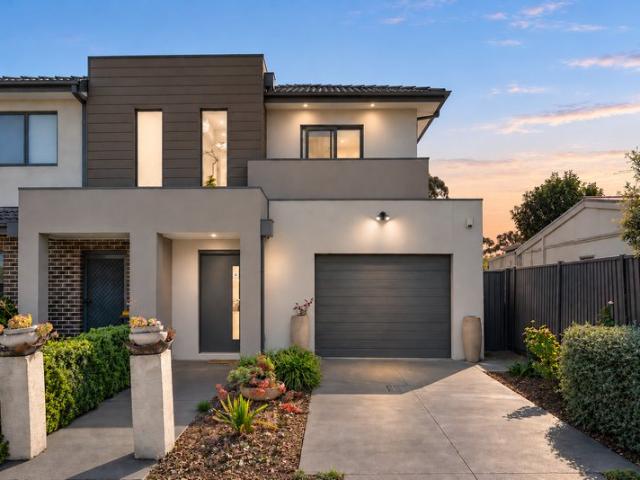 Townhouse for sale in Camerons Creek, Victoria