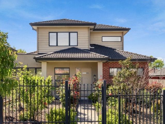 Townhouse for sale in Reservoir, Melbourne
