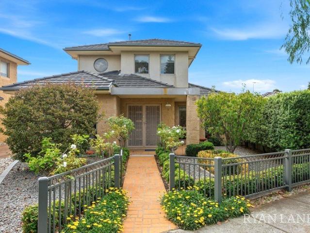 Townhouse for sale in Camerons Creek, Victoria