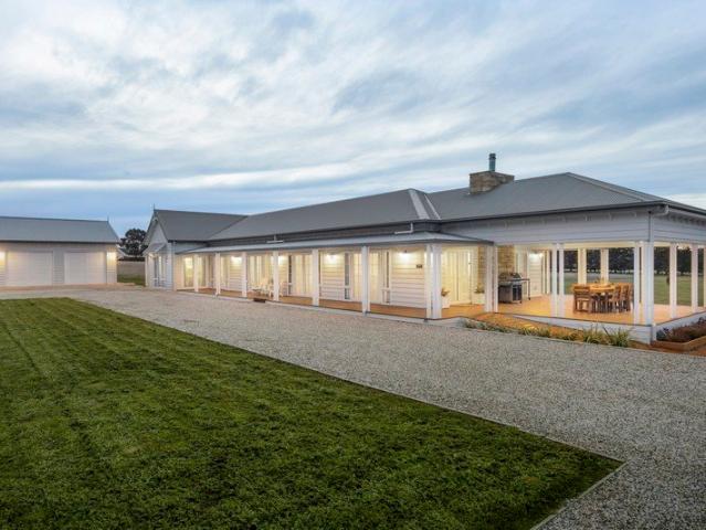 House for sale in Smythes Creek, Victoria
