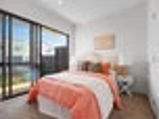 Townhouse for sale in Paremoremo, Oroua County