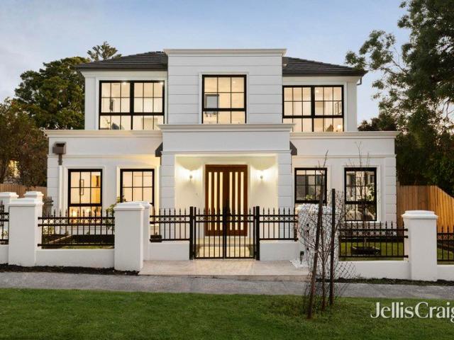 Townhouse for sale in Mount Waverley, Melbourne