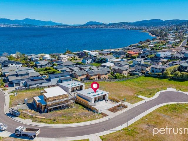 Apartment for sale in Tranmere, Hobart