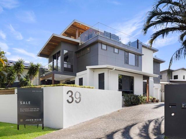 Villa for sale in Fernbrook, Queensland