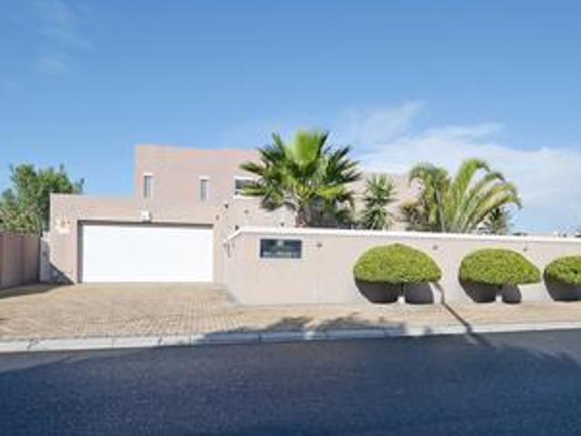 House for sale in Cape Town, Western Cape