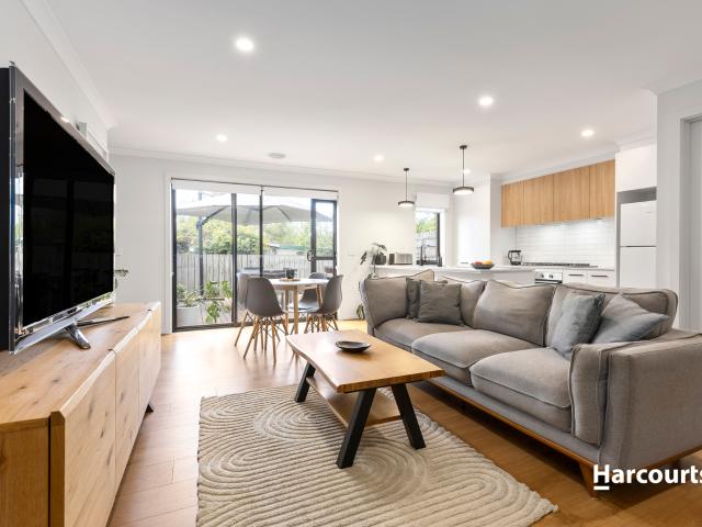 Townhouse for sale in North Geelong, Geelong