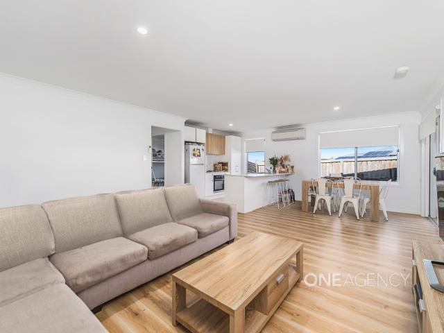 Villa for sale in Thrumster, New South Wales