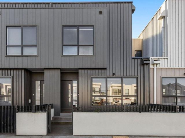 Townhouse for sale in Camerons Creek, Victoria