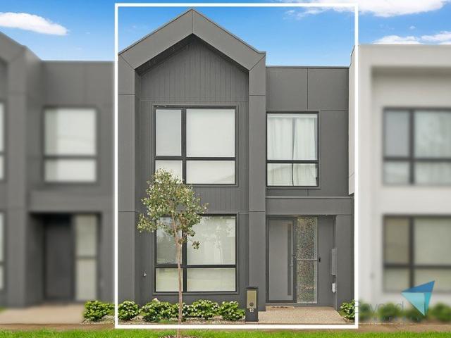 Townhouse for sale in Williams Landing, Melbourne