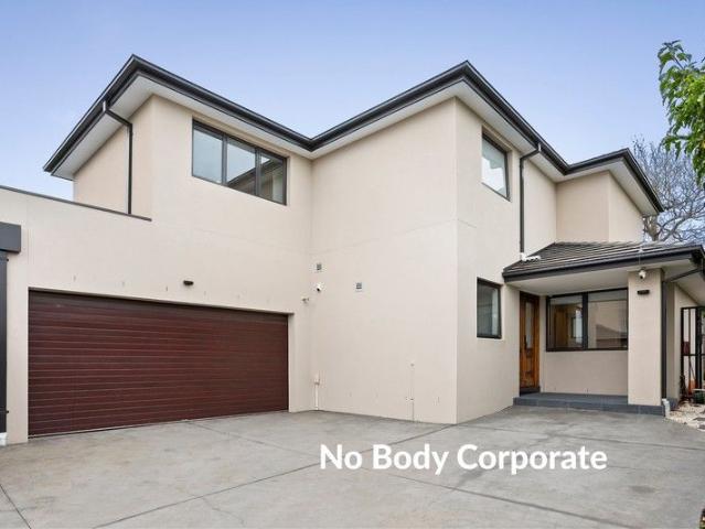 Townhouse for sale in Camerons Creek, Victoria