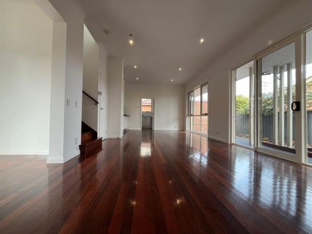 Townhouse for rent in Camerons Creek, Victoria